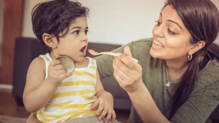 Indian kids eating