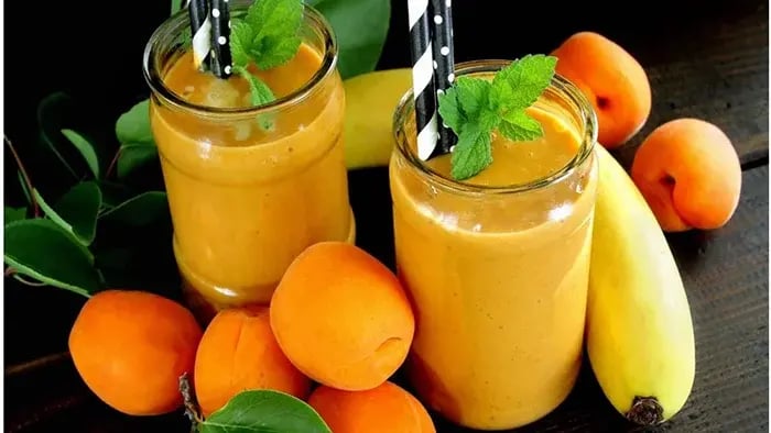 protein-packed-banana-apricot-smoothie