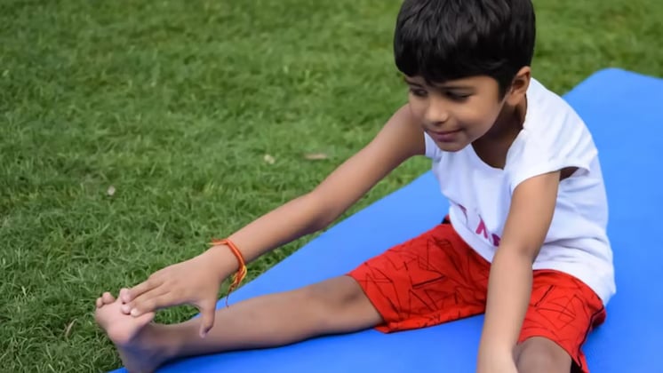 7 Essential Yoga Poses for Beginners to Build Strength