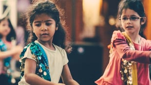 7 Indoor Games Without Toys That Spark Creativity in Kids
