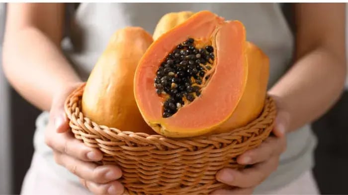 7 Monsoon Fruits That Strengthen Immunity And Keep The Gut Happy