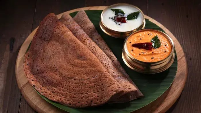 Ragi Dosa With Coconut Chutney