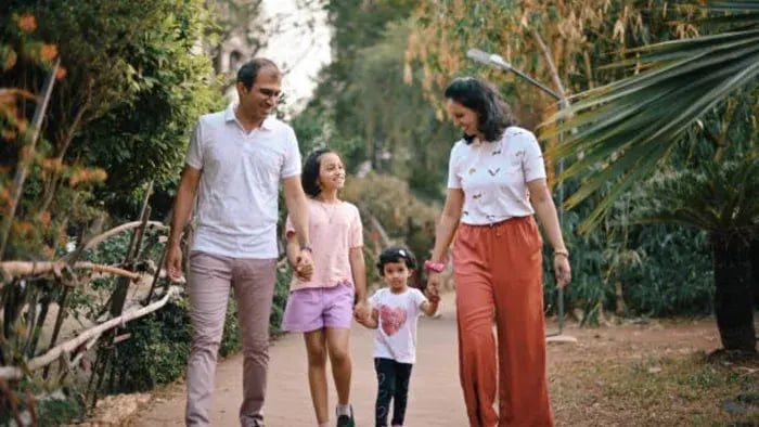 Indian kid with parents