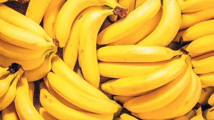 Complex Carbohydrate Foods: The Best Energy Boosters for Kids - Banans on the top of each other