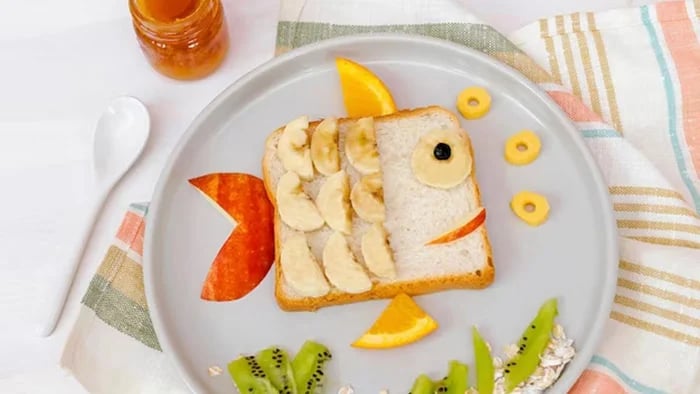 Creative Sandwich Ideas for Children's Lunch Boxes in Summers - Clown Fish Sandwiches