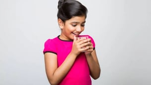 indian-kids-drinking-hot-chocolate-1