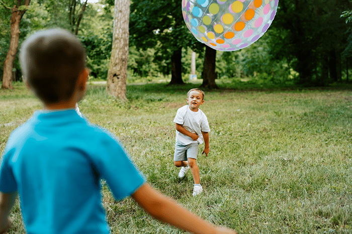 playing-catch-with-an-exercise-ball-or-weighted-ball