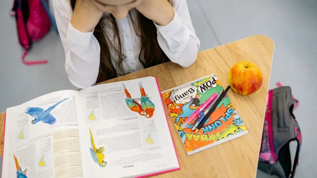 girl reading