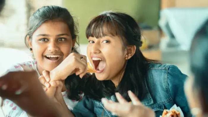 indian kids eating