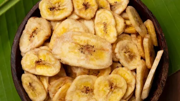Healthy Snacks for Teens: Nutritious and Delicious Snacks That Keep Teens Energized - Banana Chips