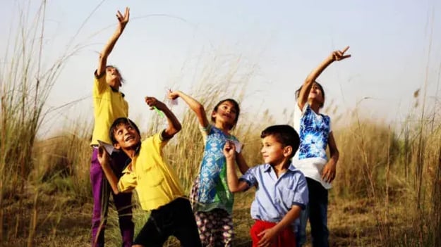 Indian kids absorbing Vitmain D outdoor
