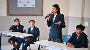 How to Handle Peer Pressure: Tips for Socializing and Building Confidence