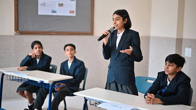 How to Handle Peer Pressure: Tips for Socializing and Building Confidence