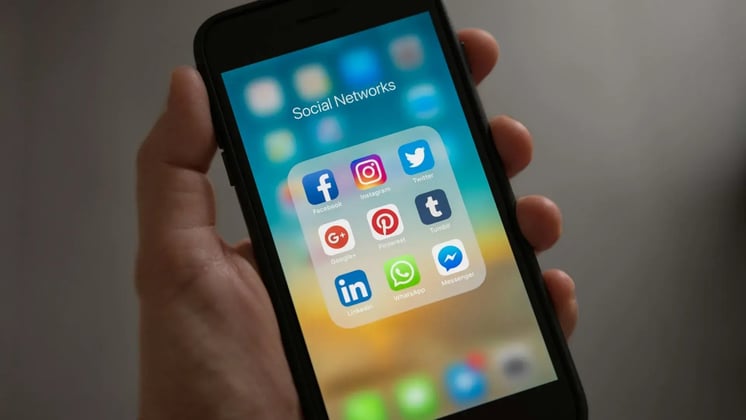 Negative Effects of Social Media on Students: How to Guide Kids Towards Healthy Screen Habits