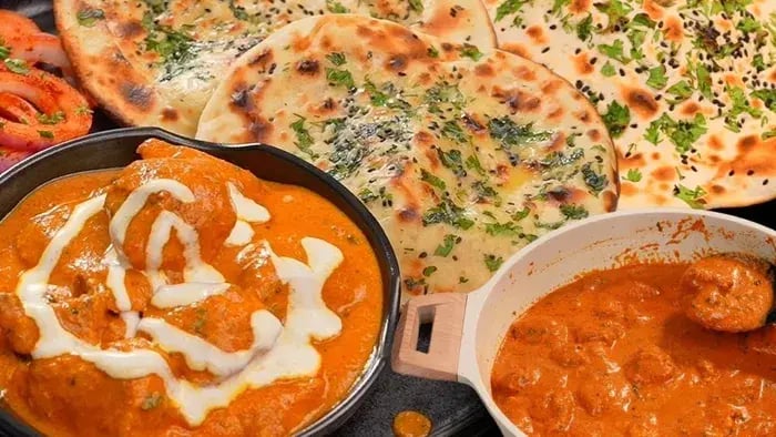 chicken served with roti