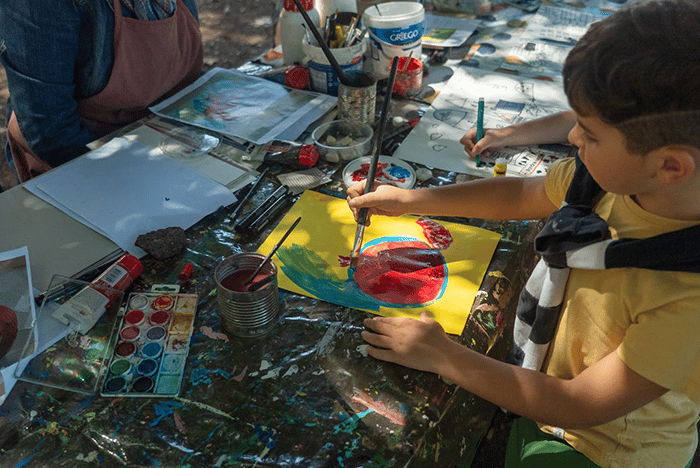 let-them-draw-and-paint-freely