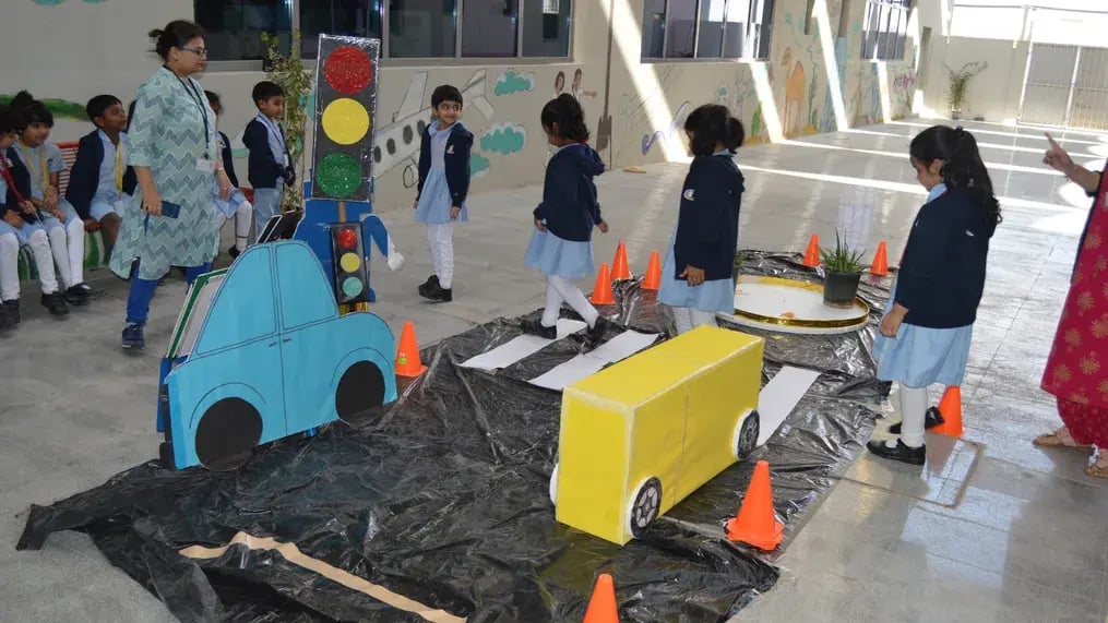 Reasons Why Teach Road Safety to Students Is Essential