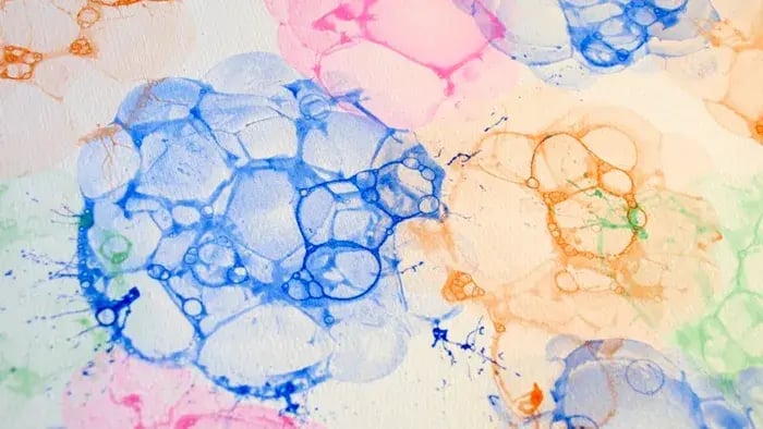 Summer Camp Decoration Ideas: Group Activities That Lead To Creative Boost - Bubble like pattern on a sheet with paint