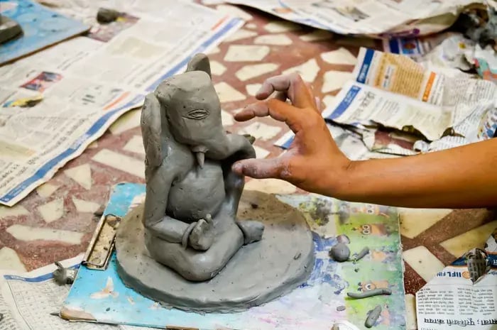 Offer Several Types of Clay