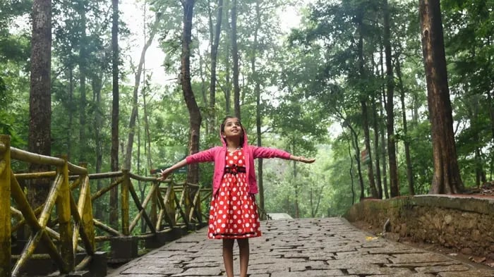 girl-in-rainy-season