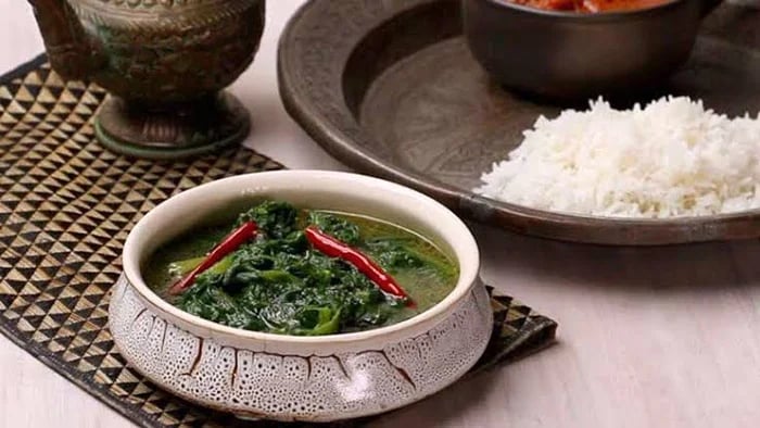 Kashmiri collard greens
