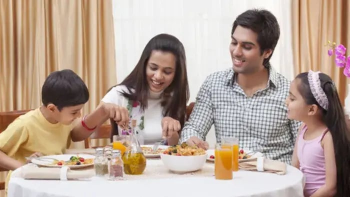 Indian kids eating