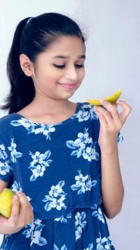 feature-india-kids-eating-Oct-15-2025-05-39-14-2986-AM