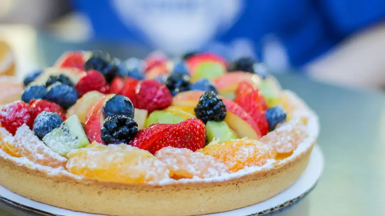 Fresh Fruit Tart Recipe with Custard Filling for a colorful Parents’ Day Brunch
