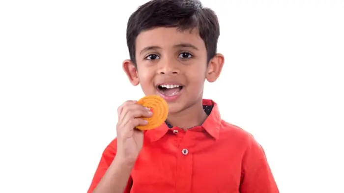 Indian kids eating